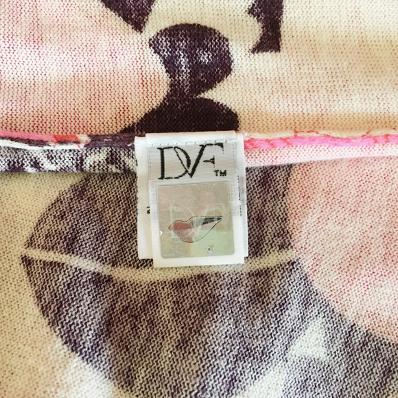 Fabulous Pattern, DVF Knit Shift Dress - Picture 3 of 5